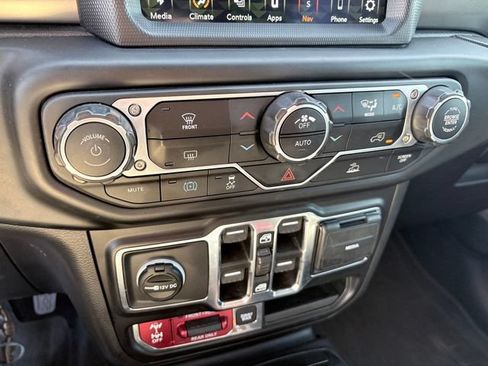 Used 2023 Jeep Wrangler Unlimited Rubicon 4xe AWD/4WD image 21