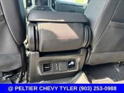 Used 2024 Chevrolet Silverado 1500 Custom Trail Boss w/ Dark Appearance Package AWD/4WD image 17