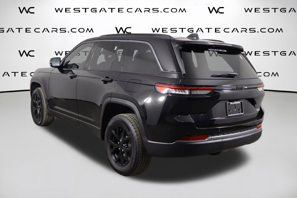 Used 2026 Jeep Grand Cherokee Altitude AWD/4WD image 45