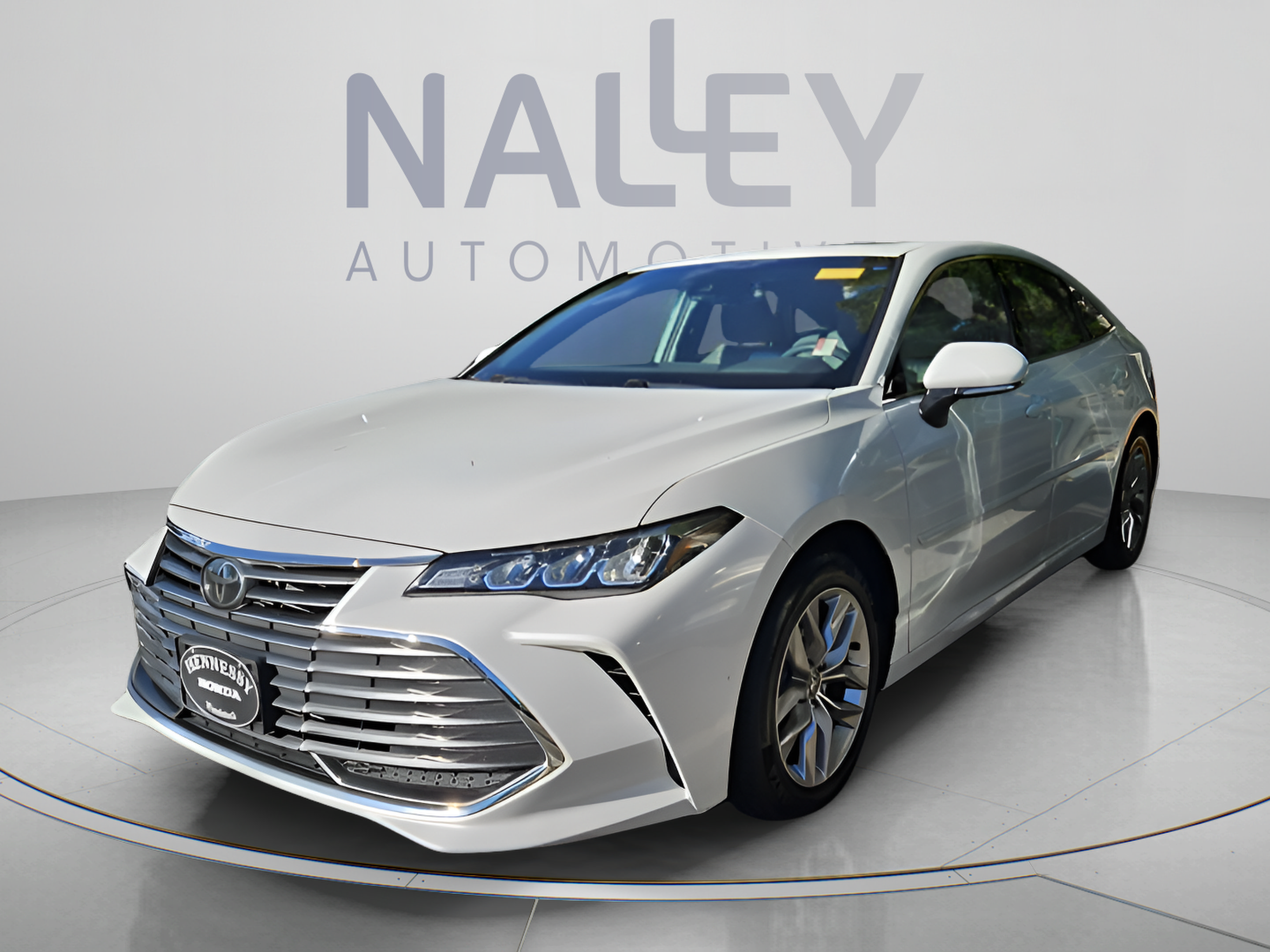 Used 2021 Toyota Avalon XLE w/ Moonroof Package AWD/4WD image 1