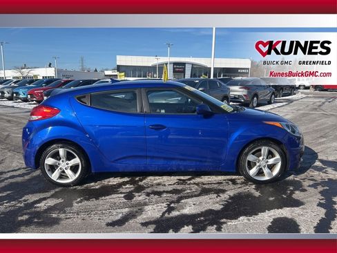 Used 2013 Hyundai Veloster Base image 3