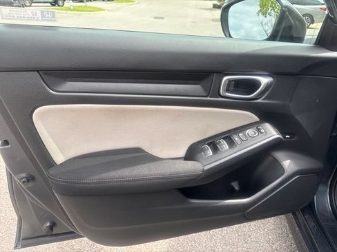 Used 2023 Honda Civic LX image 9
