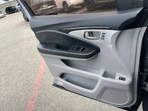 Used 2019 Honda Pilot Touring image 19