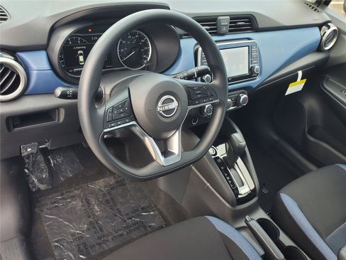 New 2025 Nissan Versa SV w/ Trunk Package FWD image 17