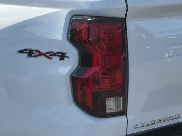 Used 2025 Chevrolet Colorado W/T w/ Advanced Trailering Package AWD/4WD image 11