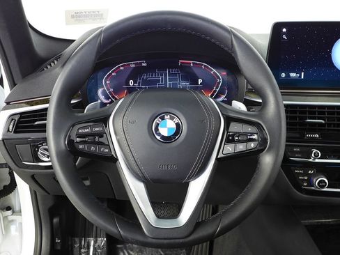 Used 2022 BMW 530i w/ Convenience Package image 26