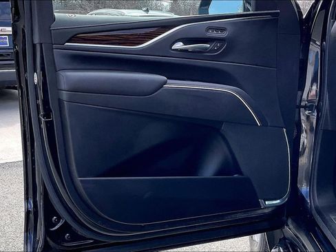 Used 2022 Cadillac Escalade Premium Luxury image 19