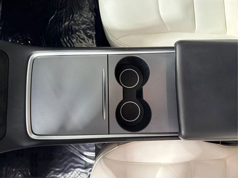 Used 2021 Tesla Model Y Long Range image 14