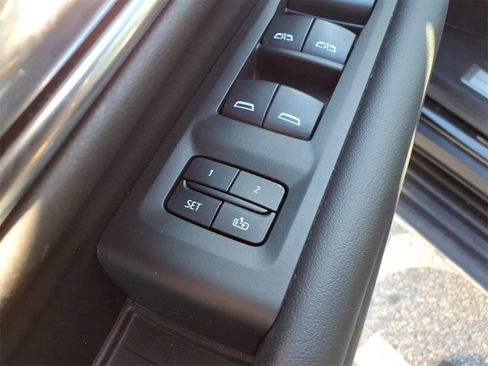 Used 2021 Chevrolet Tahoe LT image 13