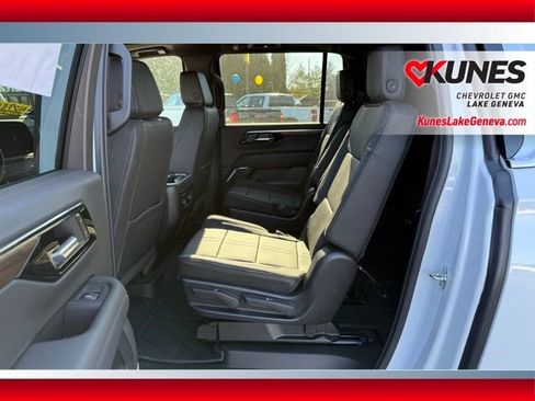 New 2026 Chevrolet Suburban High Country AWD/4WD image 16