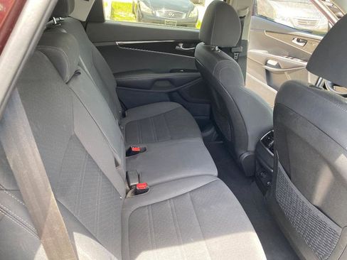 Used 2019 Kia Sorento S FWD image 38