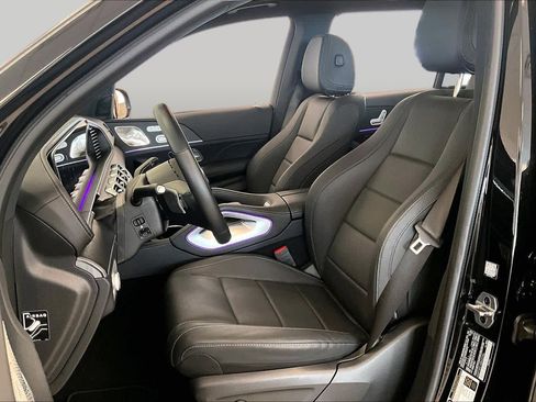 Used 2025 Mercedes-Benz GLS 450 4MATIC image 7