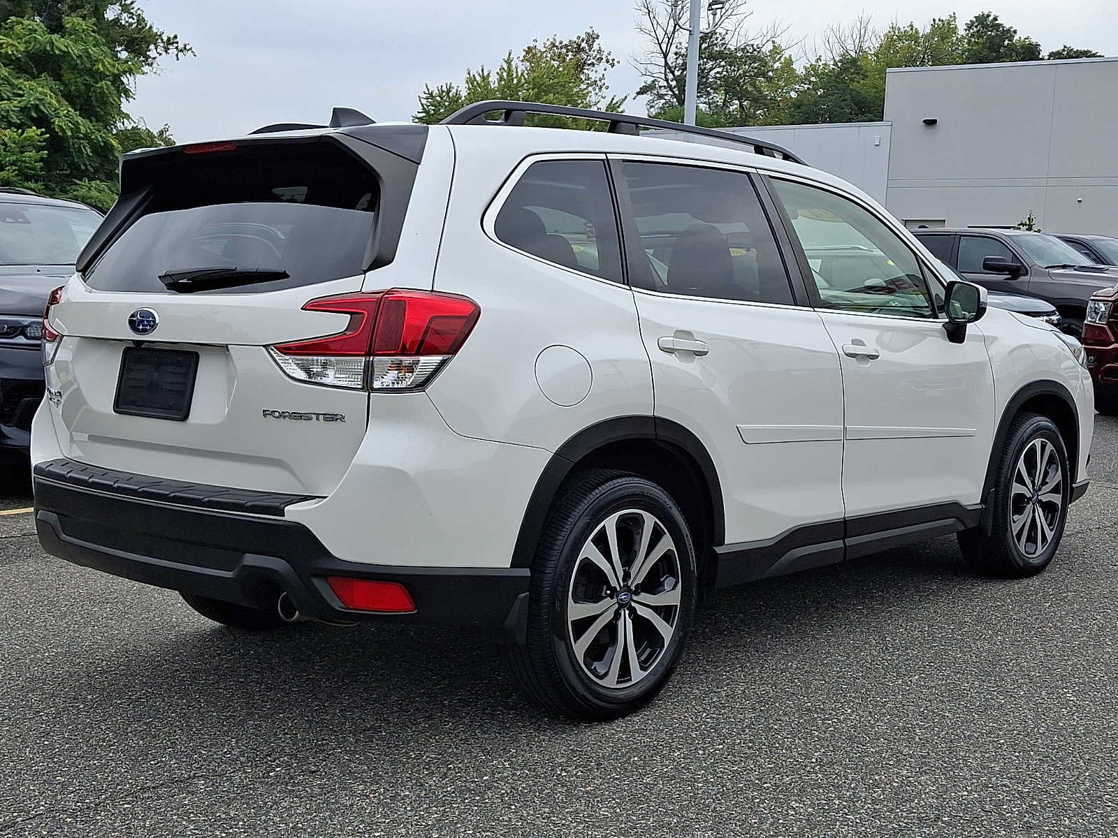 Used 2024 Subaru Forester Limited AWD/4WD image 6