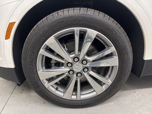 Used 2025 Cadillac XT5 Premium Luxury image 9