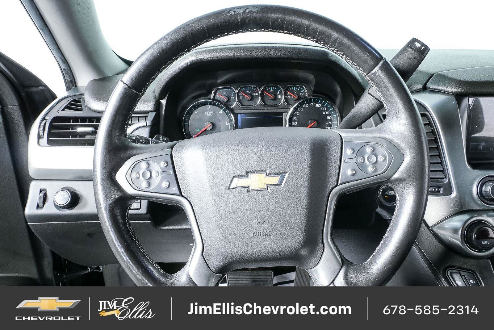 Used 2018 Chevrolet Suburban LT w/ LT Signature Package RWD image 10