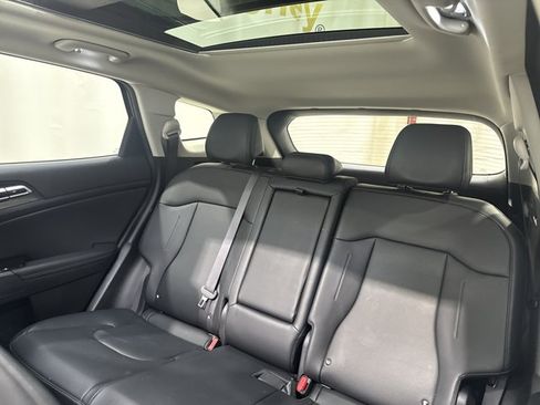 Used 2023 Kia Sportage EX w/ EX Premium Package AWD/4WD image 18