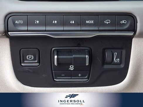 Used 2021 Cadillac Escalade Premium Luxury Platinum w/ Heavy-Duty Trailer Package image 28