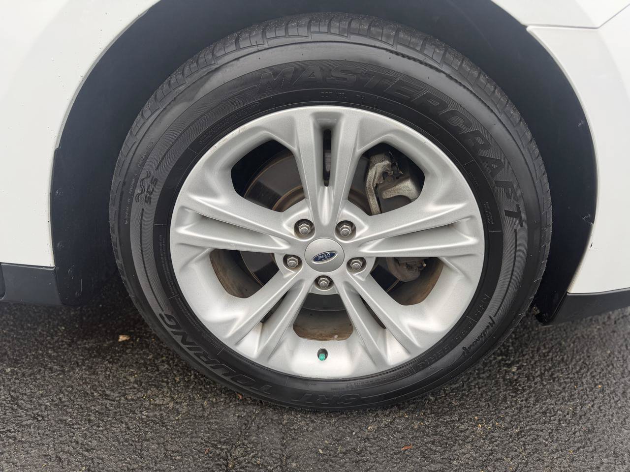 Used 2018 Ford Taurus SEL FWD image 9