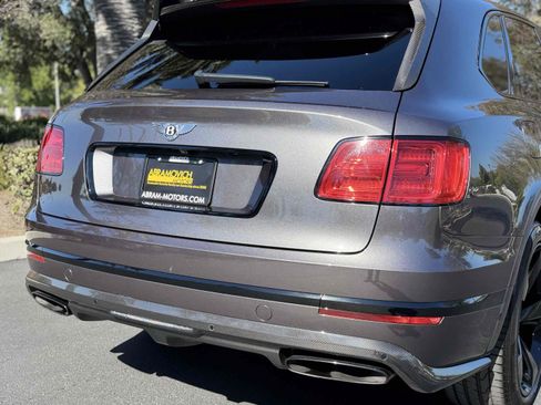 Used 2018 Bentley Bentayga AWD/4WD image 33