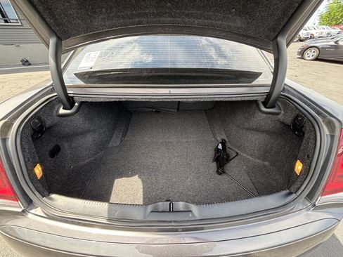 Used 2019 Chrysler 300 S RWD image 4