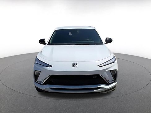 Used 2025 Buick Envista Sport Touring image 5