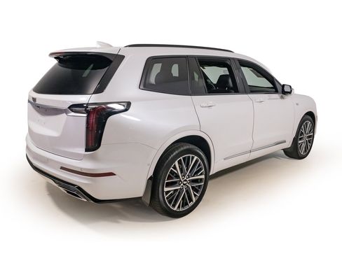 Used 2024 Cadillac XT6 Sport w/ Technology Package image 7