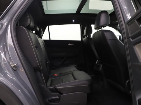 Used 2022 Volkswagen Atlas Cross Sport SEL R-Line image 12