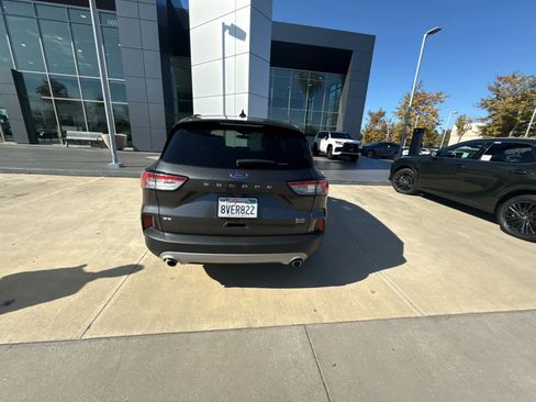 Used 2020 Ford Escape SE Sport FWD image 8