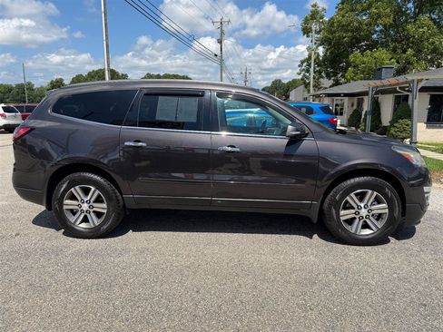 Used 2016 Chevrolet Traverse LT FWD image 7