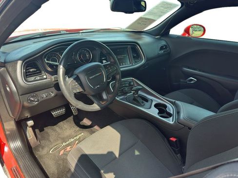 Used 2016 Dodge Challenger R/T Scat Pack RWD image 2