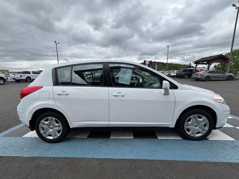 Used 2011 Nissan Versa 1.8 S w/ Plus Pkg FWD image 6
