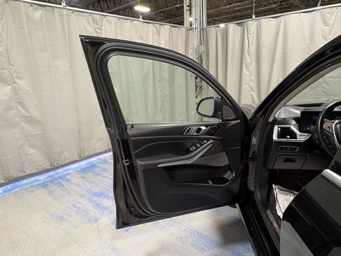 Used 2024 BMW X7 xDrive40i w/ Premium Package AWD/4WD image 28