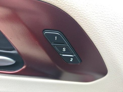 Used 2019 Chrysler Pacifica Limited image 22