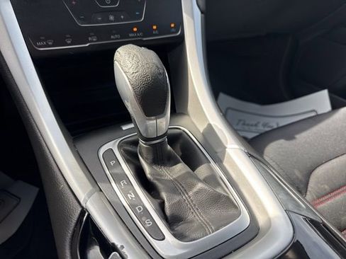 Used 2015 Ford Fusion SE FWD image 21