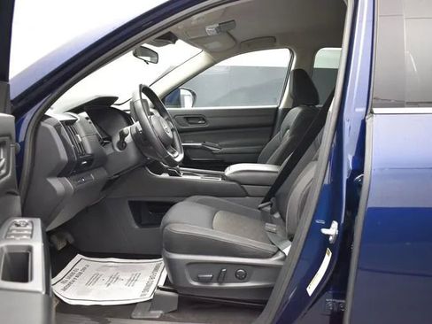 Used 2024 Nissan Pathfinder SV FWD image 14