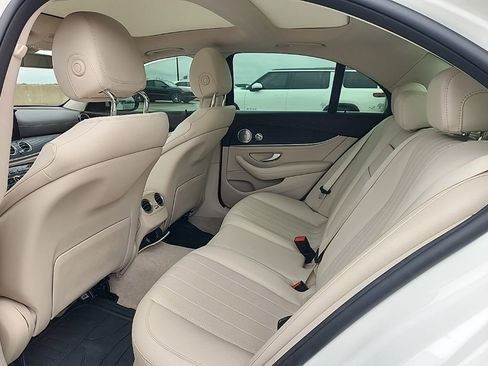 Used 2020 Mercedes-Benz E 350 Sedan image 3