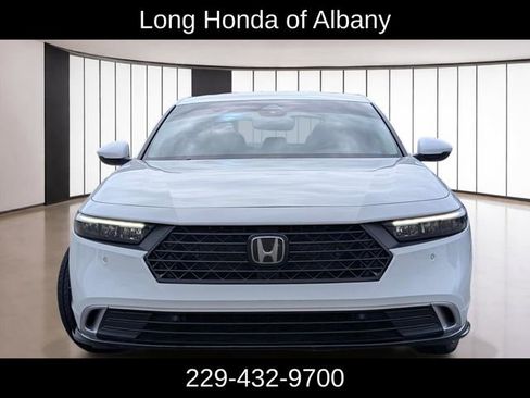 Used 2023 Honda Accord Touring image 2