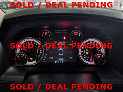 Used 2018 RAM 1500 Laramie w/ Convenience Group AWD/4WD image 8