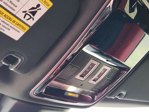 Used 2022 Land Rover Range Rover Sport SVR AWD/4WD image 25