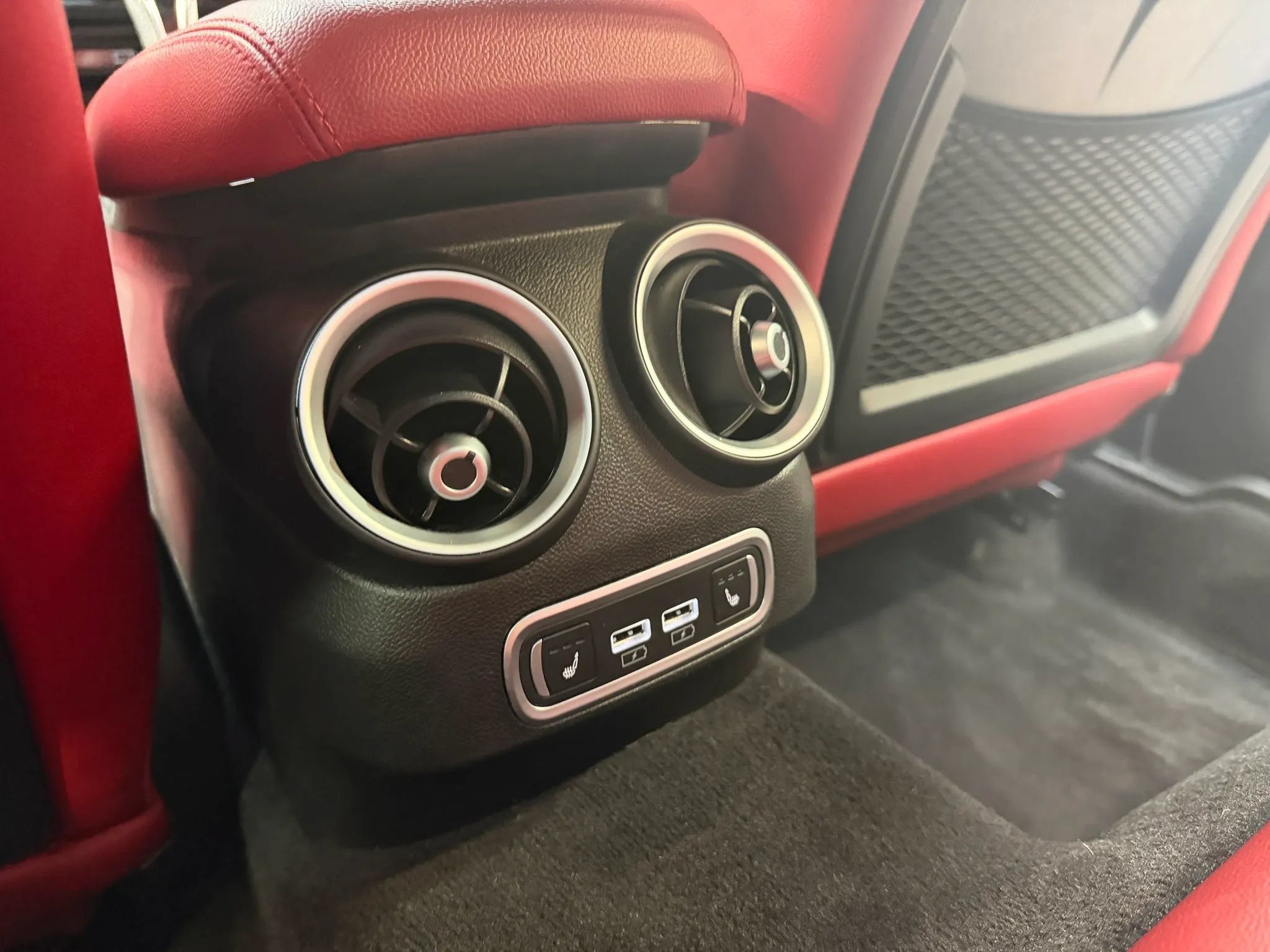Used 2022 Alfa Romeo Giulia Veloce AWD/4WD image 28