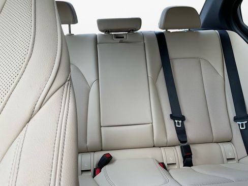 New 2026 BMW 330i Sedan w/ M Sport Package image 12