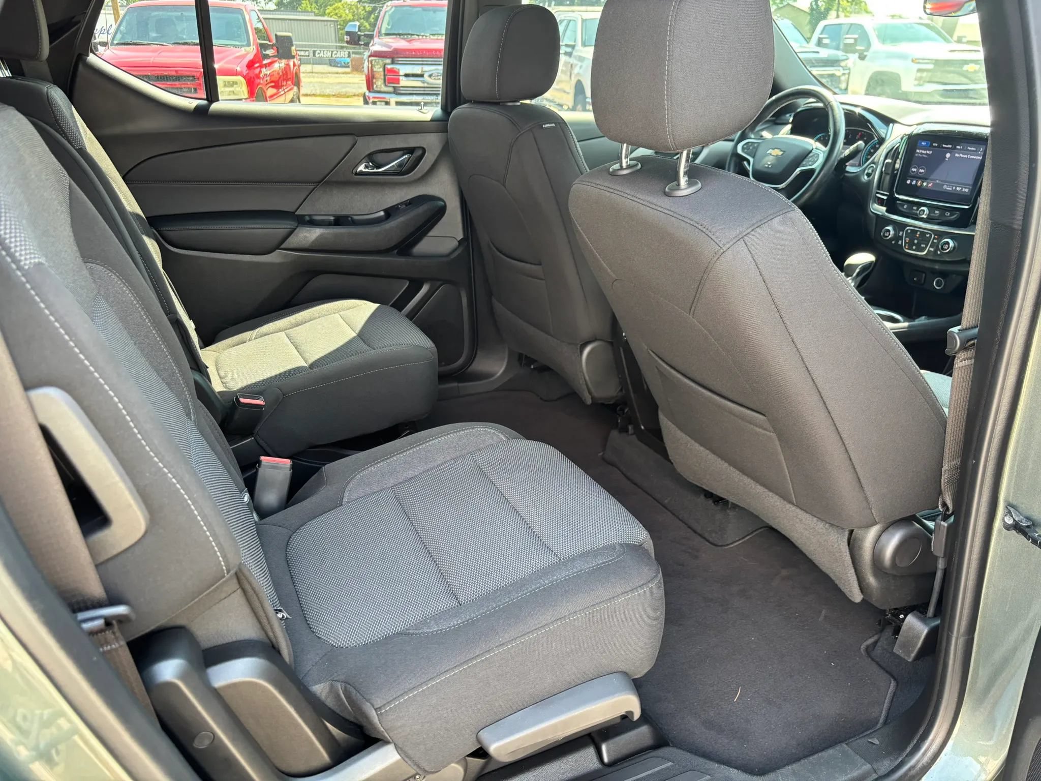 Used 2022 Chevrolet Traverse LT FWD image 18