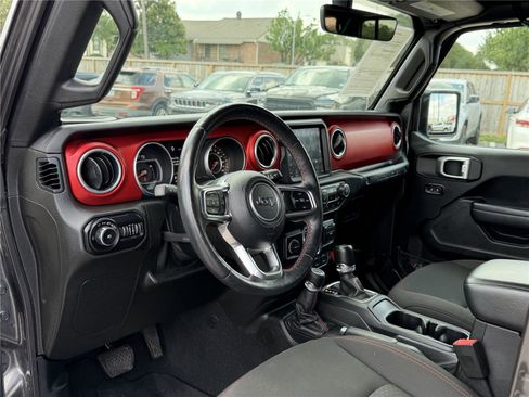 Used 2018 Jeep Wrangler Unlimited Rubicon AWD/4WD image 15