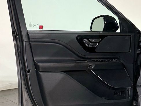 Used 2023 Lincoln Aviator 2WD w/ Premium Package image 32