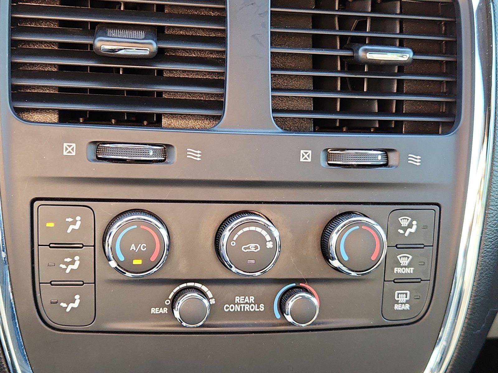 Used 2019 Dodge Grand Caravan SXT FWD image 24