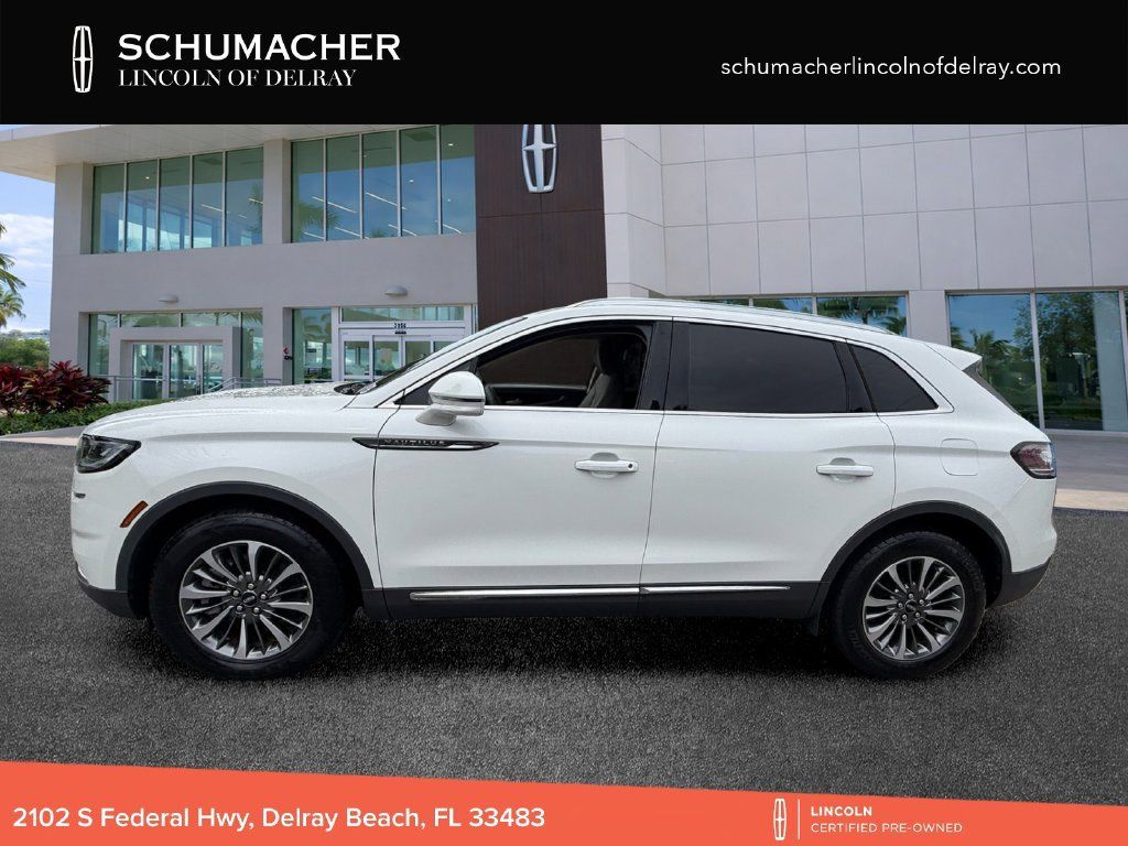 Used 2022 Lincoln Nautilus FWD w/ Premium Package image 4