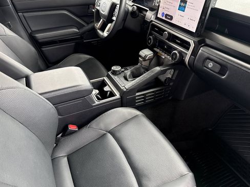 Used 2025 Toyota 4Runner Limited w/ Tow Technology Package AWD/4WD image 25