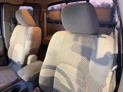 Used 2013 Nissan Frontier SV image 7