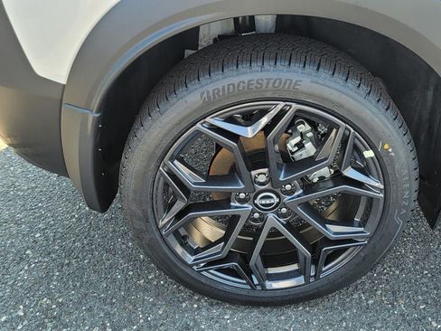 New 2026 Nissan Kicks SR w/ Cold Weather Package AWD/4WD image 9