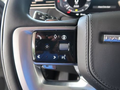Used 2025 Land Rover Range Rover SE AWD/4WD image 21